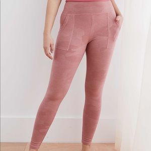 NWT Aerie chill camo pocket leggings